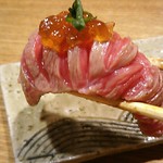 和牛 まつした - ●おまかせコース 8,500円(前菜・和牛ﾚｽﾃｰｷ・上塩ﾀﾝ・ﾈｷﾞ塩ﾀﾝｶﾙﾋﾞ・ｽﾃｰｷｶｯﾄ・焼しゃぶ・焼すき・ﾀﾚ焼・味噌焼比べ・和牛寿司)＋追加単品 ホルモン盛合せ 500円x4=10,500円 2019年02月