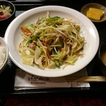 辻屋商店食堂 - 肉野菜炒め定食。