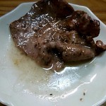 金剛園 - 和牛タン、レモン汁でいただく。