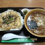 ポーシェール - 親子重680円　お蕎麦300円