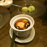 肉ト小料理 馴れうし - ちょっととろけるパンナコッタに黒糖ソースときな粉。