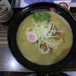 ラーメン人生JET - 鶏煮込みそば(780円、真上から)