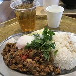 新嘉坡鶏飯 - ガパオライス