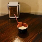 ジェラテリア アクオリーナ - チュアオ トスカーノブラック チロレーゼの3種盛り（670円）税込