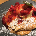 ラテ グラフィック - パンケーキ(ベリー)