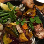 肉バル広島 ガブット - 熟成肉3種盛 鶏、リブロース、ハラミ