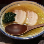 烈志笑魚油 麺香房 三く - 白壺ラーメン(750円、斜め上から)