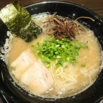 博多一瑞亭 - ラーメン(750円)