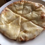 チョウタリ - チーズナン２枚目