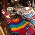 チョウタリ - カレー屋さんで出てくる皿も売ってます。