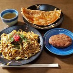 やきそば＆ふらい ときわ - 焼そば小とフライ小とゼリーフライ‼️