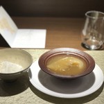 クロモリ - クロモリ メインのお料理 フカヒレの煮込み
      気仙沼 青鮫尾びれ、 角田 ササニシキ