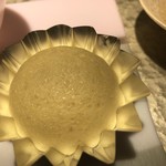 クロモリ - 蒸し上がったばかりのカステラ