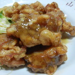 山庄 - 醤油で下味がつけられた鶏むね肉をふんわり揚げた「鶏天」