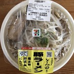 セブンイレブン - 料理写真:豚ラーメン