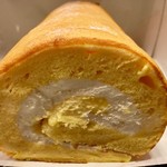 ウベール - 美味しい♡   もっちゃんロールケーキ  1150円