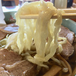 佐野手打ちラーメン 永華 - 佐野ラーメン伝統の手打ち麺。独特の食感で、とても美味い麺です。