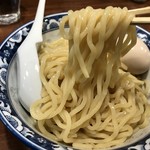 麺屋 たち花 - 味玉つけ麺(大)＠990円の麺リフト