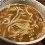 麺屋 たち花 - 味玉つけ麺(大)＠990円のつけ汁に麺投入