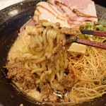 鯛担麺専門店 抱きしめ鯛 - ちぢれ麺です