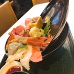 海鮮丼がってん寿司 - 2018.12　横から見るとこんな感じ
