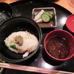 懐石料理 はし本 - 御飯：松葉ガニのおこわ