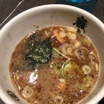 麺屋武蔵 巌虎 - 魚介の香りのするスープ