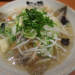 新潟らーめん 無尽蔵 味噌と出汁 - やさいのあまさのせいかな塩ラーメン　￥812