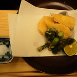 瓢斗 - 強肴：筍と春野菜の天ぷら　塩、酢立