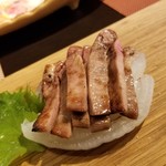 肉ya！ - レアが美味しい 黒毛和牛 塩タン 