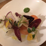 フォカッチャディレッコ500 - 根菜のピューレと墨烏賊