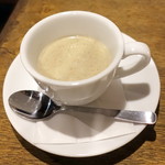 ビストロラドレ - 青森産ゴボウのポタージュ