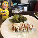 アウデ カース - Frikandel met Speciaal（揚げた皮なしソーセージ・スペシャルソース）　700円（税込）