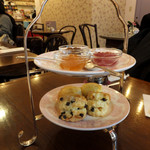 タイニー トリア アフタヌーンティー＆カフェ - 