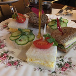 タイニー トリア アフタヌーンティー＆カフェ - 