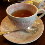 タイニー トリア アフタヌーンティー＆カフェ - テイラーズオブハロゲイトのローズペタル・ティー