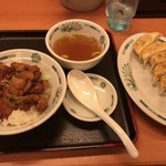 Hidakaya - 焼き鳥丼と餃子