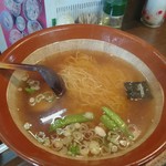 留美園 - 巨大なゴマすり鉢入り大盛りラーメン