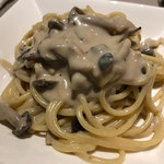 IZUMI DINING - 【 きのこのパスタ 】
      きのこのパスタはクリームソースでもあっさりと頂けました。