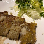 IZUMI DINING -  【 サルティンボッカ 】
                                豚肉とチーズのマッチングがもの凄く美味しい！！また食べたい～!(^^)!