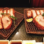 とんかつ マンジェ - 右＊上ロースとんかつ&特上ヘレとんかつ¥2120(税込)
      左＊黒豚とんかつ&特上ヘレとんかつ¥3080(税込)