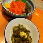 お酒・お惣菜・和食 竜田屋 - H.23.11.02.夜 サーモンお造り+きゅうり古漬