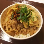 すき家 - 交換してもらった
            食べラー・メンマ牛丼
            （盛り付けザツだなぁ）