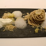 フロリレージュ - デザートは和栗のモンブラン