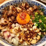下品なぐらいダシのうまいラーメン屋 - レッチリまぜそば  ダイブ飯付きで 833円外