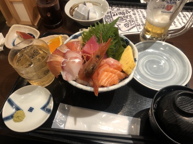 どん辰 Tr店 どんたつ あおば通 海鮮丼 食べログ