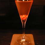 バー アトリウムギンザ - 桜のマティーニ、ジンの香りのあとに桜がふわりと香る