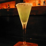 バー アトリウムギンザ - ある日の創作カクテル。北の湖をイメージした一杯