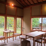 そば. けいた - 秋・庭のモミジが色付き始めていました