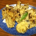 絆 - 左舞茸、右は牡蠣